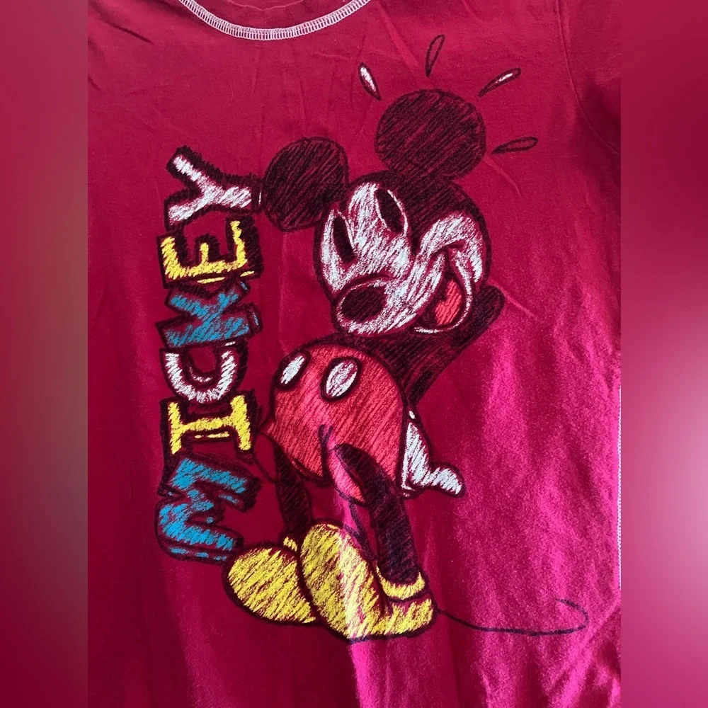 Red Disney Mickey T Shirt‎ Size Large